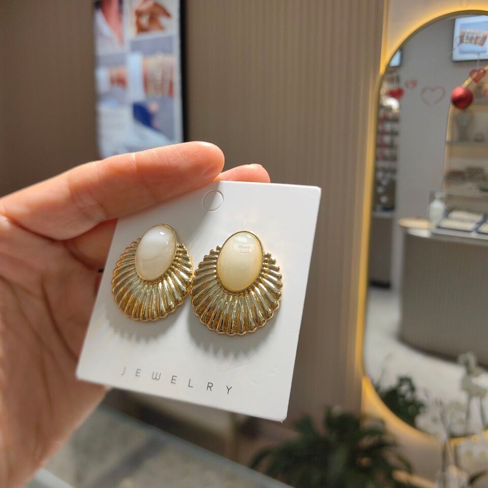 EKRU VİNTAGE KÜPE