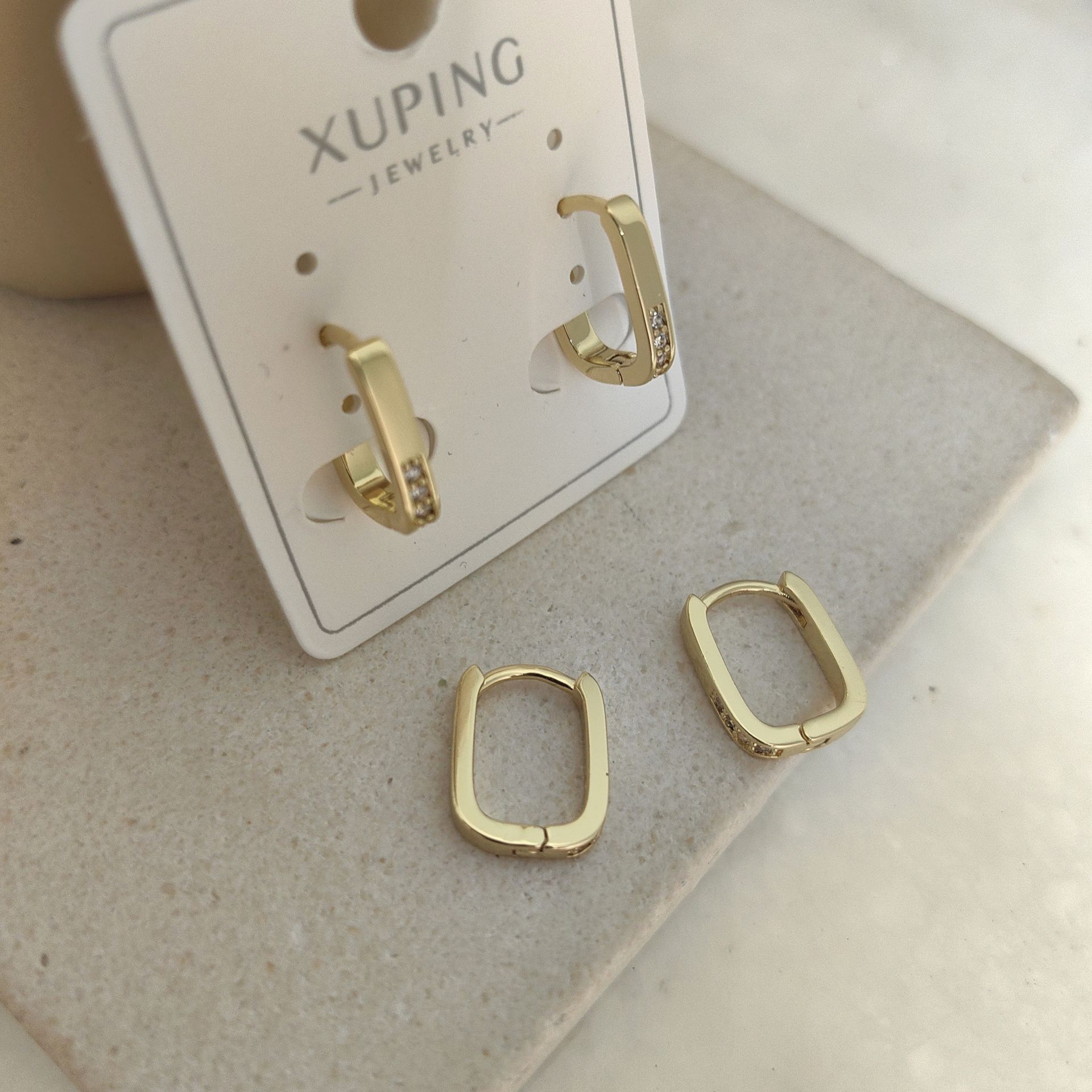 14K ALTIN KAPLAMA KARE MİNİMAL KÜPE