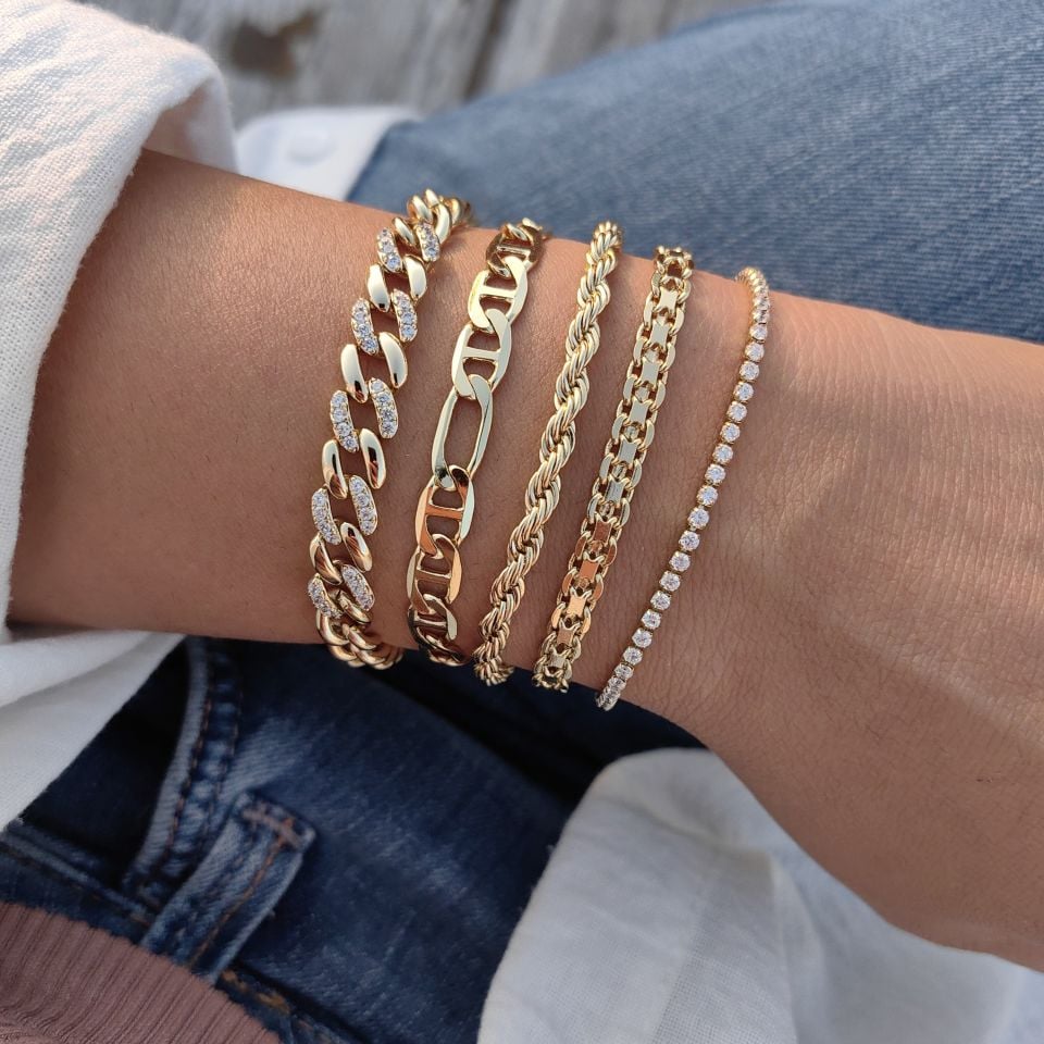 14 AYAR ALTIN RENGİNDE BİLEKLİKLER