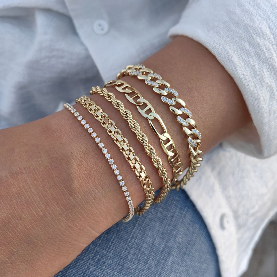 14 AYAR ALTIN RENGİNDE BİLEKLİKLER