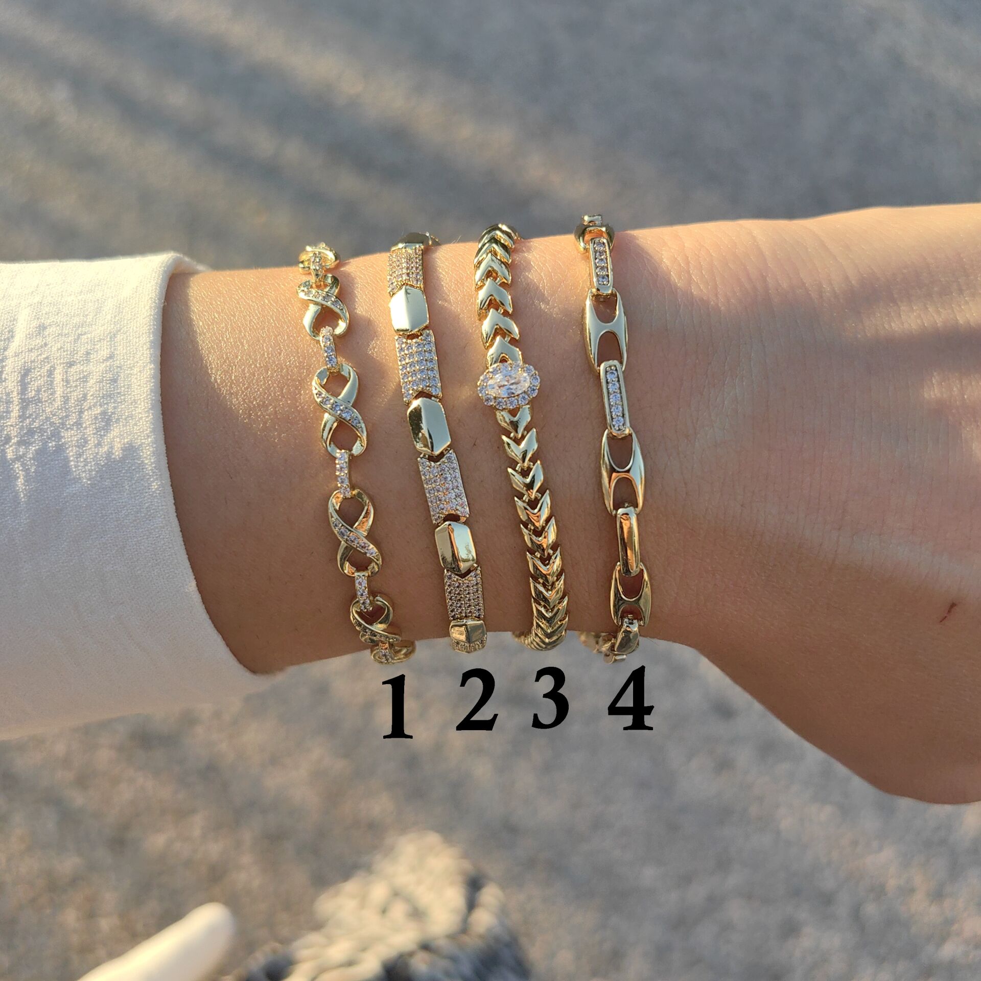 14 AYAR ALTIN KAPLAMA  BİLEKLİKLER