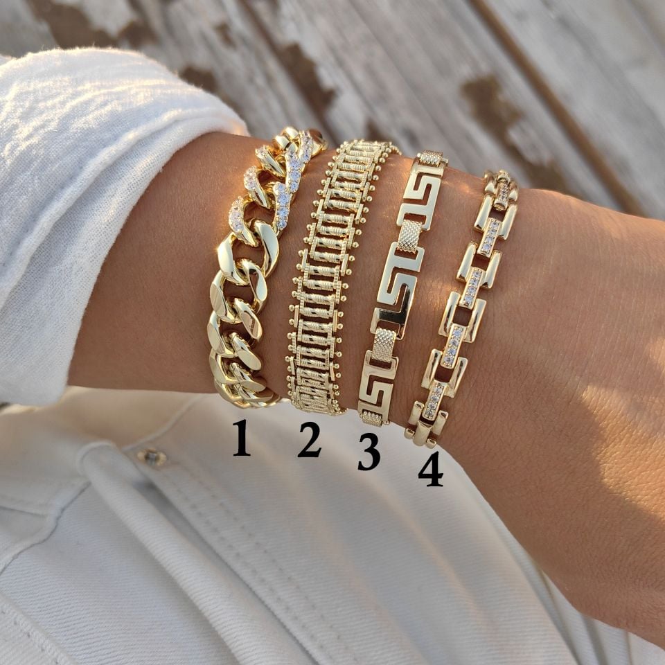 14K ALTIN RENGİNDE BİLEKLİKLER