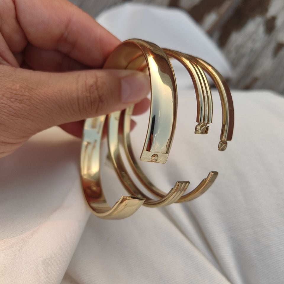 14K ALTIN RENGİNDE KELEPÇELER