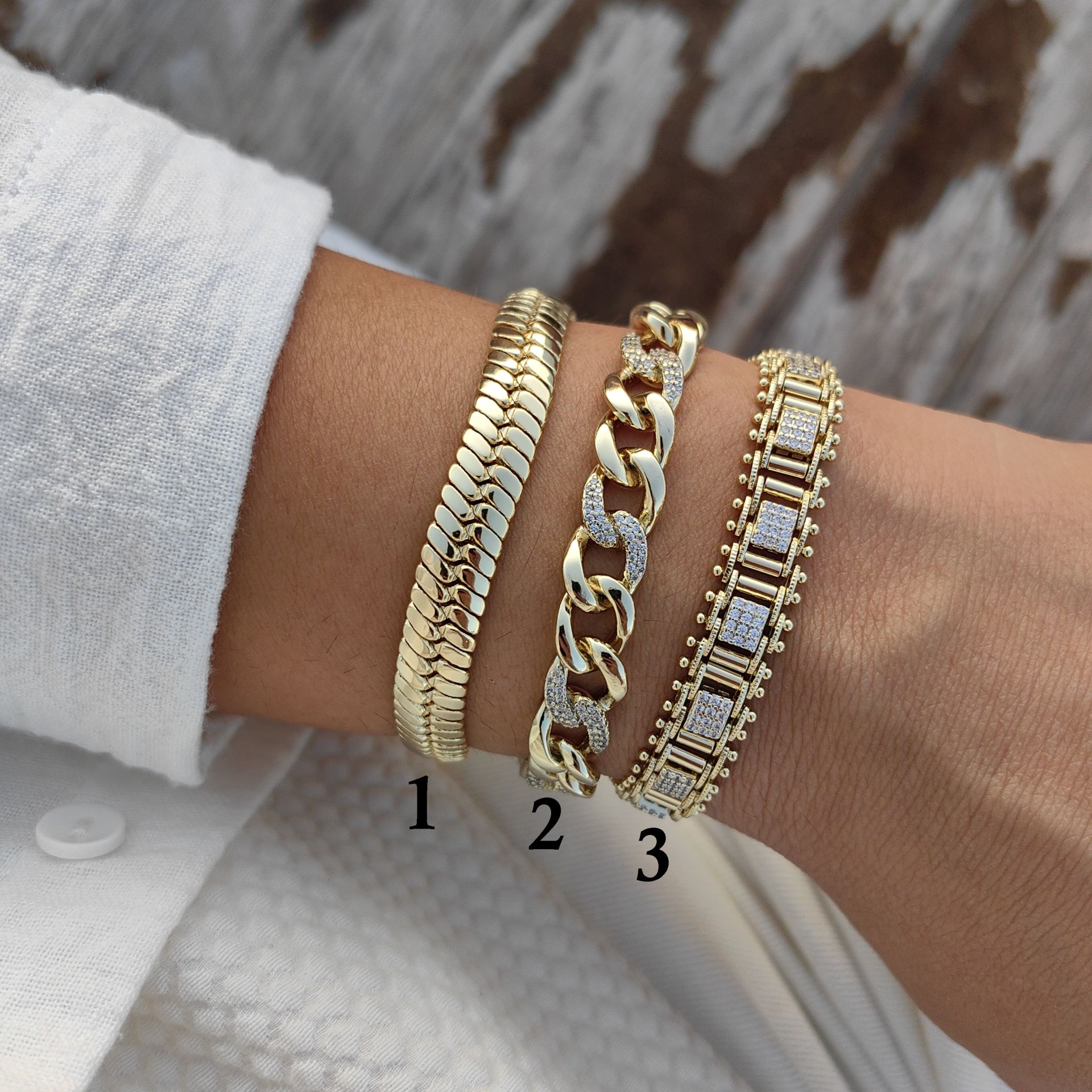 14K ALTIN RENGİNDE BİLEKLİKLER