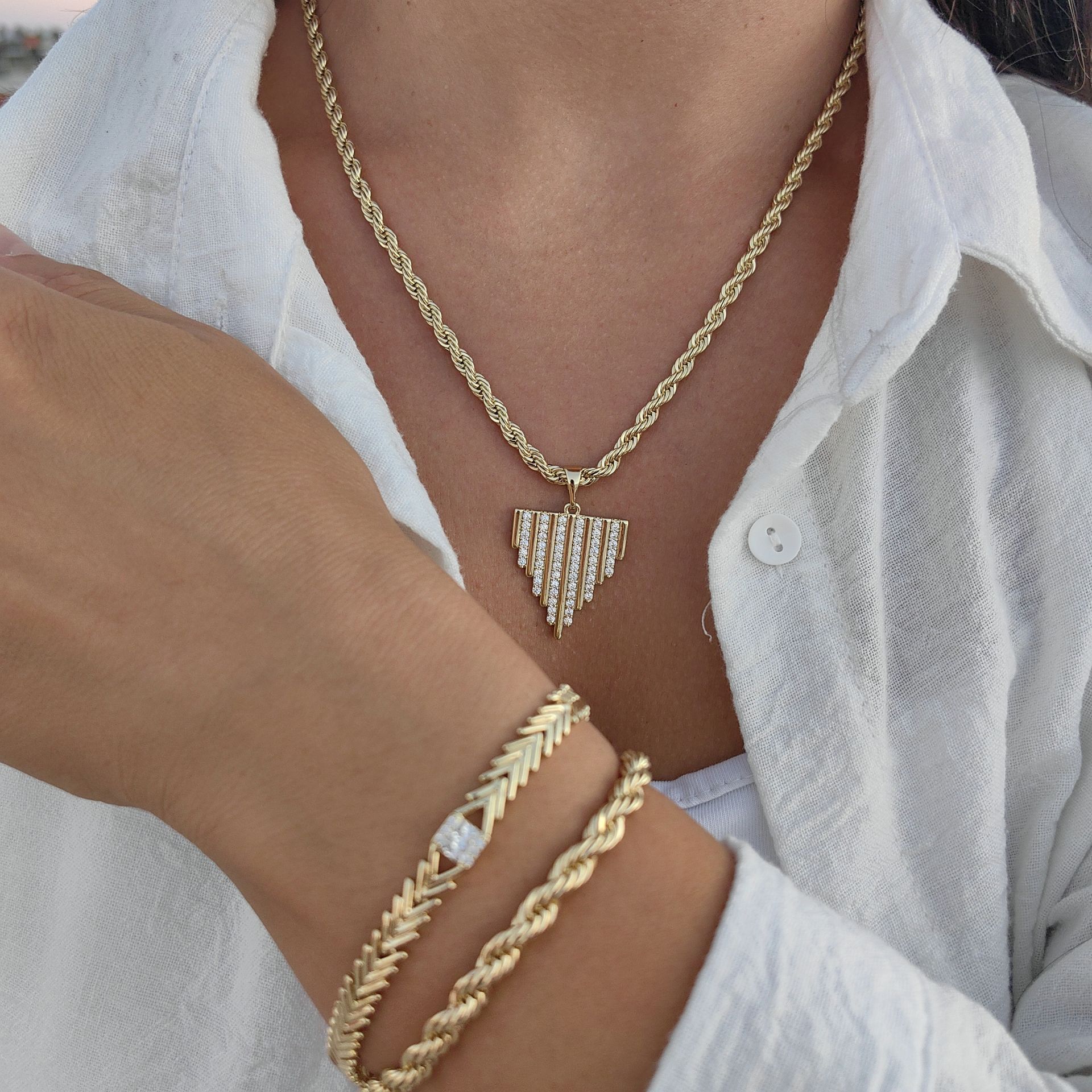 14K ALTIN KAPLAMA BURGU TAŞLI KOLYE