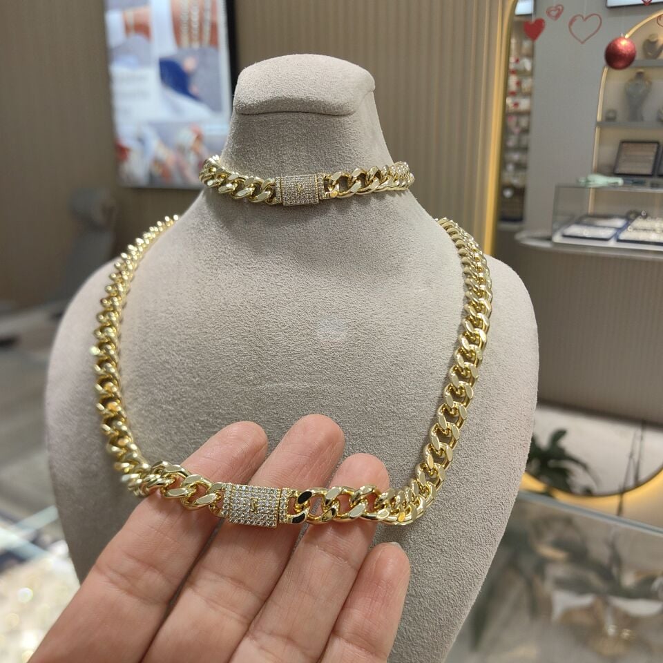 HALKA KUYUM MODEL GURMET SET