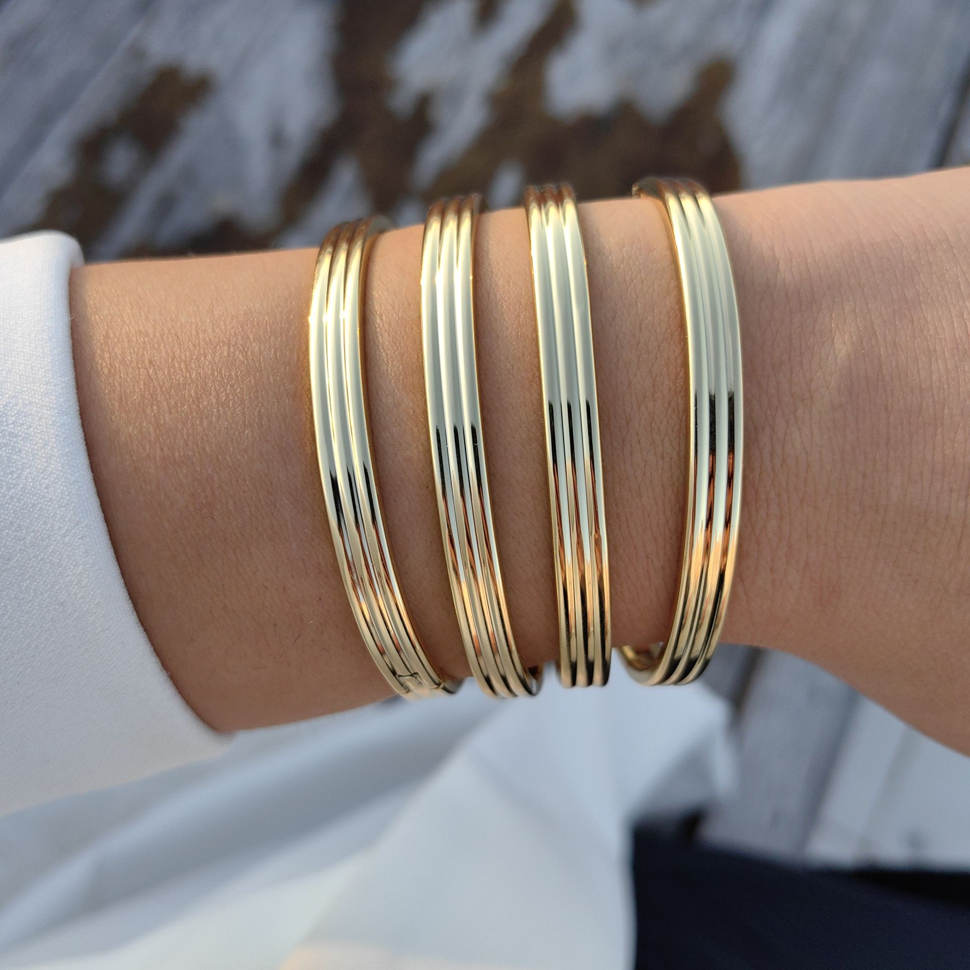 14 AYAR ALTIN KAPLAMA ÇİZGİLİ KELEPÇE