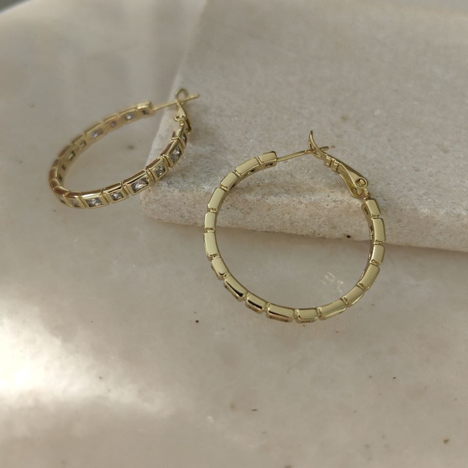 14K ALTIN KAPLAMA BAGET TAŞLI HALKA KÜPE