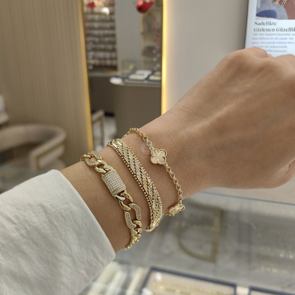 14K ALTIN KAPLAMA QUENN BİLEKLİKLER