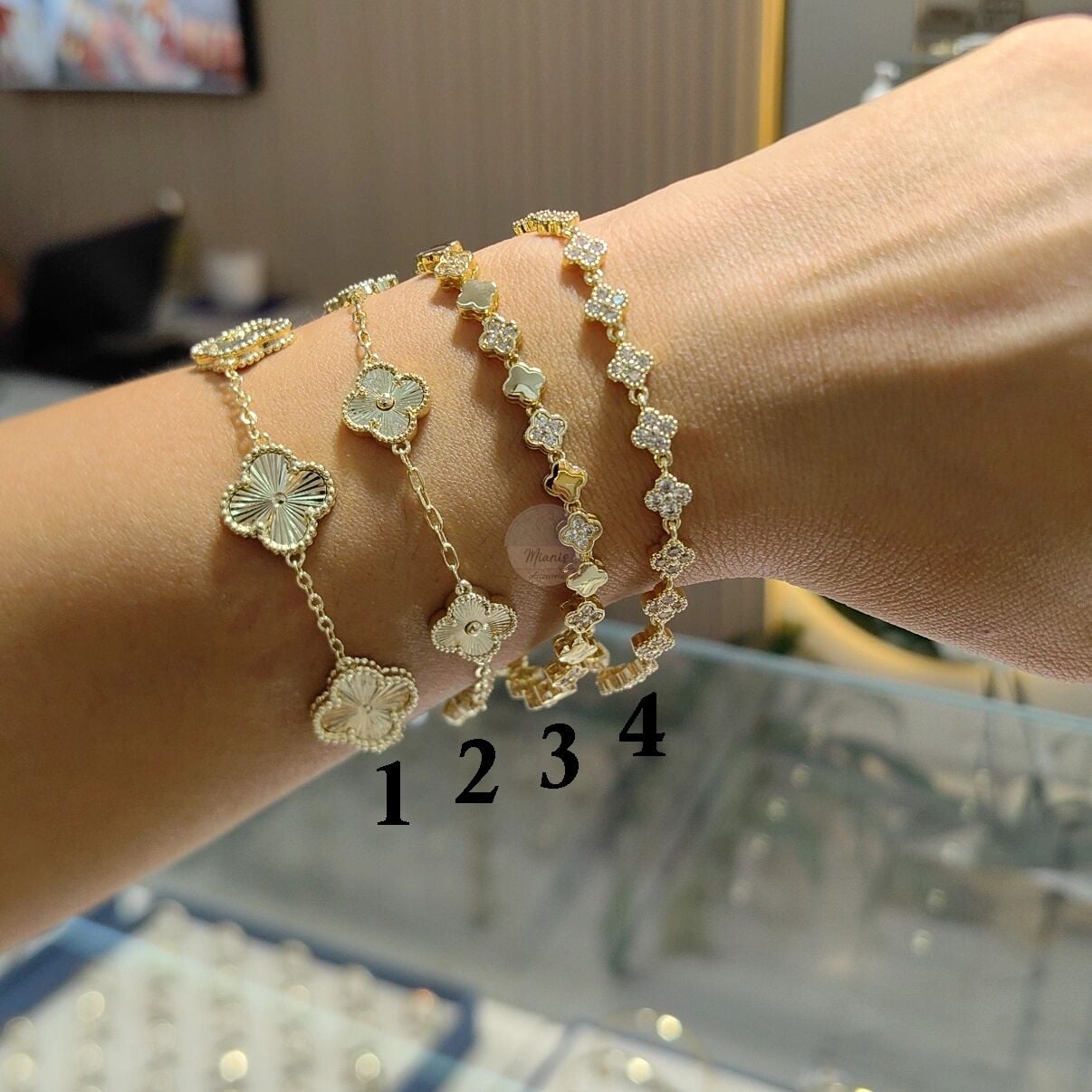 14K ALTIN KAPLAMA VN CLEFF BİLEKLİKLER