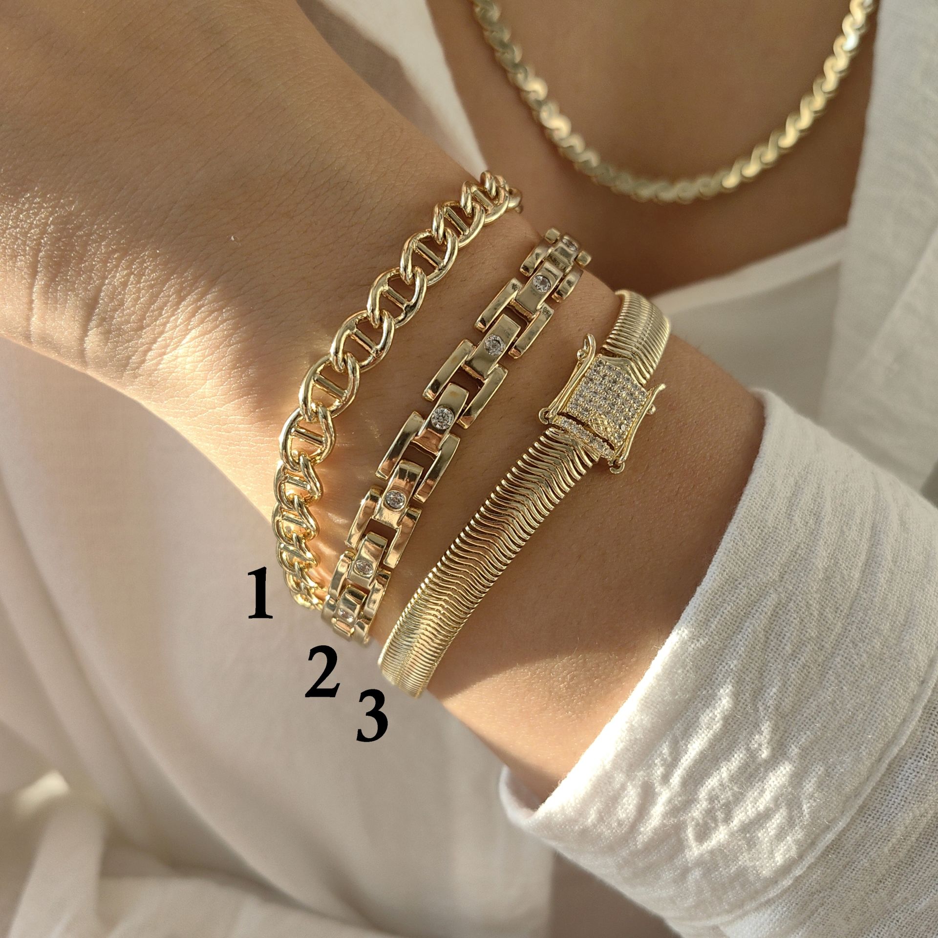 14 AYAR ALTIN RENGİ BİLEKLİKLER