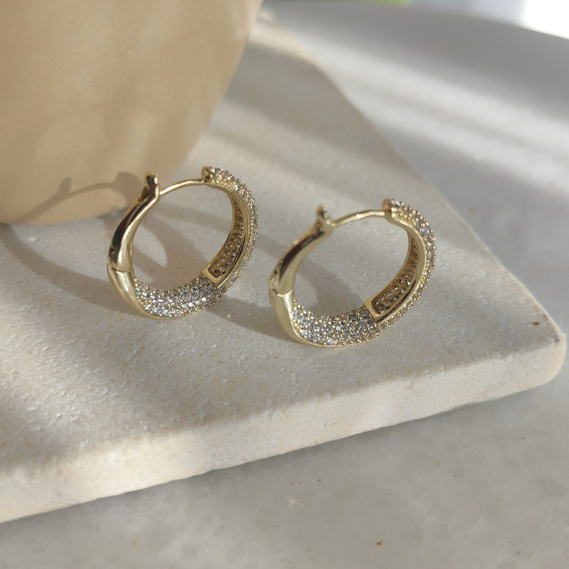 14K ALTIN KAPLAMA TAŞLI KÜPE